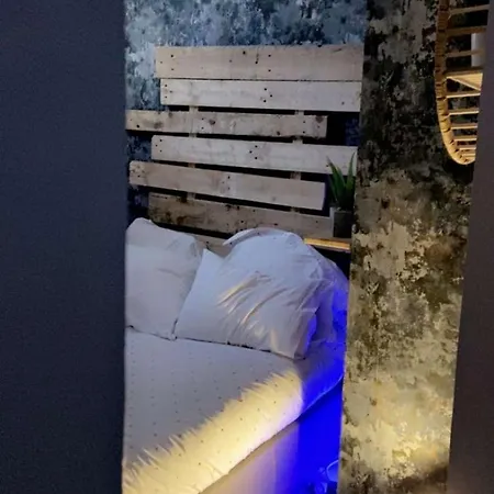 Nuit Privee